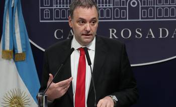 Otro viaje familiar de Adorni: fue al lujoso hotel Llao Llao en Bariloche | Escándalo libertario