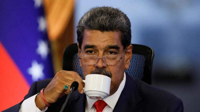 Maduro dice romperá relaciones con WhatsApp, insta a venezolanos a "salida radical" de la aplicación