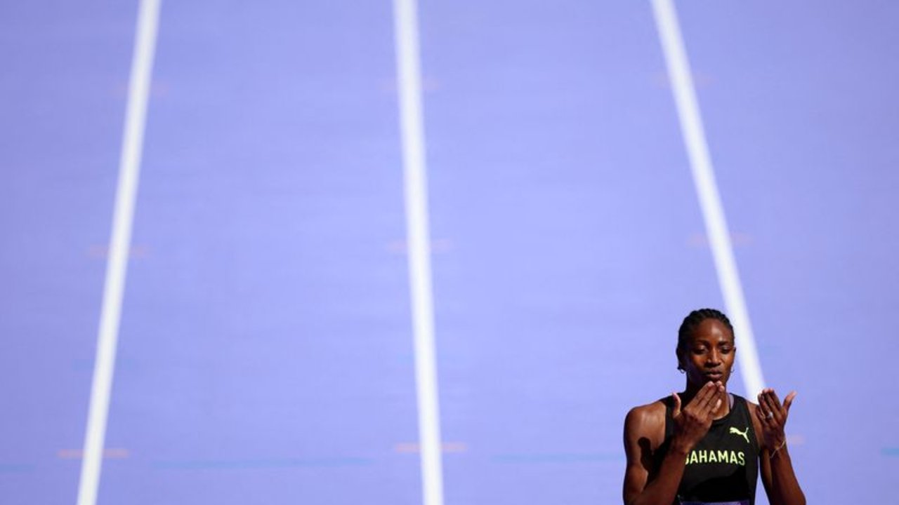 La defensa del título olímpico de 400 metros de la bahameña Miller-Uibo acaba en repesca