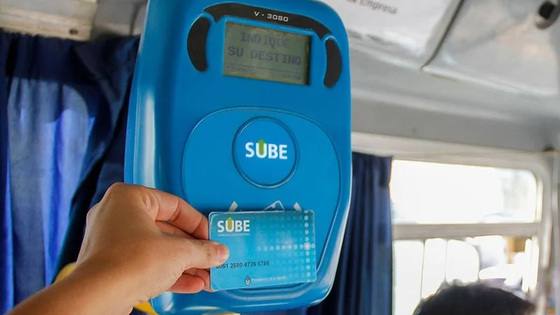 El Gobierno habilitó el pago del transporte con tarjetas de crédito 