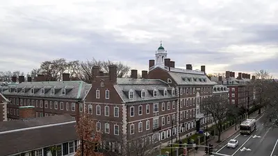 Harvard enfrentará demanda por antisemitismo en el campus: juez EEUU Harvard enfrentará demanda por antisemitismo en el campus: juez EEUU