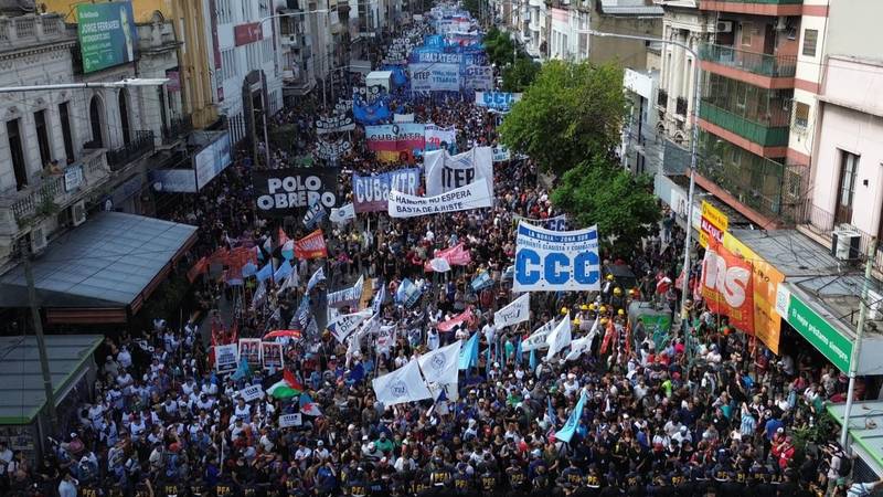 Organizaciones sociales y centrales obreras apuestan a escenificar el rechazo al plan de Milei