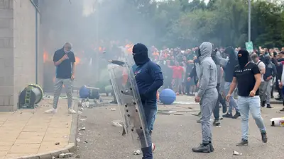 La policía británica se prepara para los disturbios antimusulmanes y las contramanifestaciones La policía británica se prepara para los disturbios antimusulmanes y las contramanifestaciones