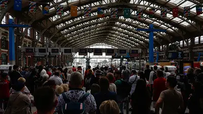 Francia pide ayuda al FBI para investigar sabotaje a líneas de tren horas antes de los Juegos Olímpicos Francia pide ayuda al FBI para investigar sabotaje a líneas de tren horas antes de los Juegos Olímpicos