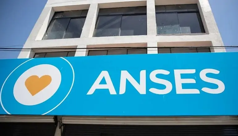 Fechas de cobro ANSES: quiénes cobran jubilaciones, pensiones y AUH hoy