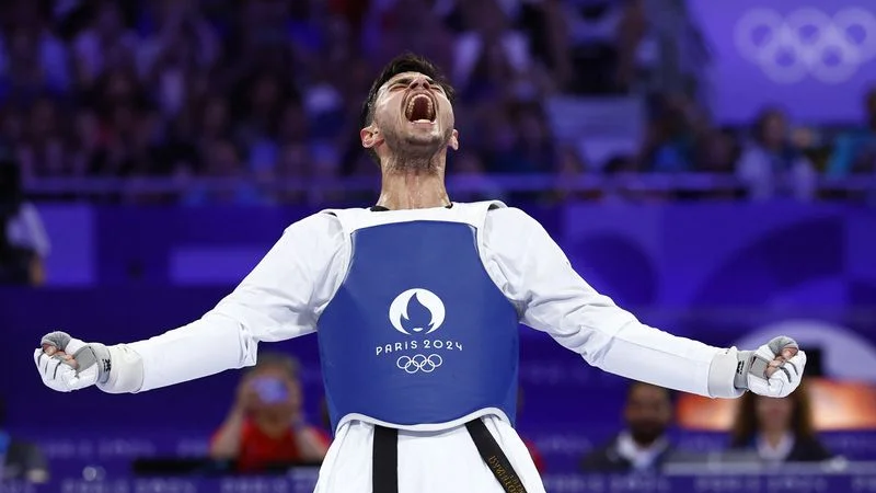 Uzbeko Rashitov revalida el título de taekwondo peso pluma en Juegos de París