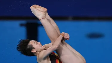 Chen de China gana el oro en trampolín de tres metros femenino