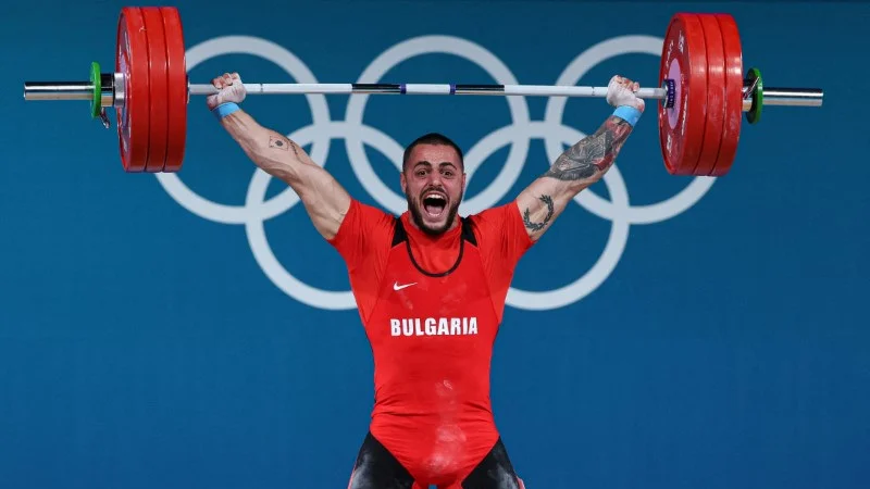 El búlgaro Nasar se lleva el oro en halterofilia 89 kilos con récord mundial