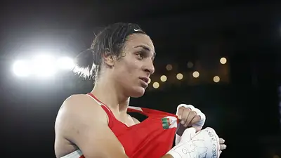 Argelina Khelif deleita a los aficionados al ganar el oro en boxeo en medio de disputa de género Argelina Khelif deleita a los aficionados al ganar el oro en boxeo en medio de disputa de género