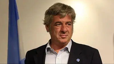 Sexto día de paro de aceiteros: el presidente de la Sociedad Rural llamó a las partes a ceder posiciones Sexto día de paro de aceiteros: el presidente de la Sociedad Rural llamó a las partes a ceder posiciones