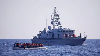 Una organización benéfica española rescata a 54 inmigrantes en el Mediterráneo central Una organización benéfica española rescata a 54 inmigrantes en el Mediterráneo central