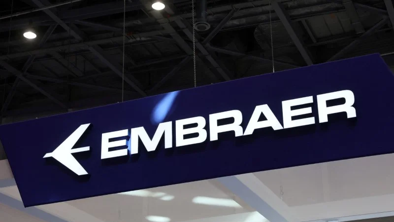 LATAM Airlines estudia la posibilidad de comprar hasta 30 aviones Embraer, dice ministro brasileño