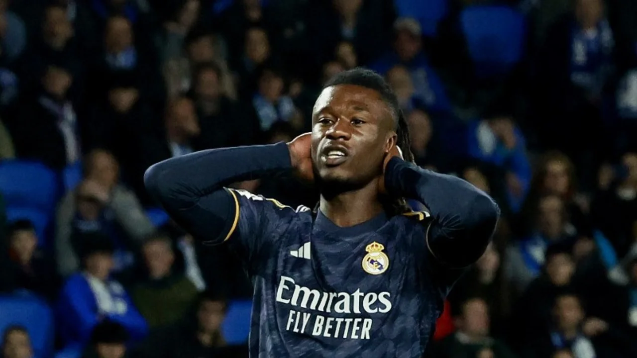 El centrocampista del Real Madrid Camavinga se perderá el inicio de la temporada por una lesión