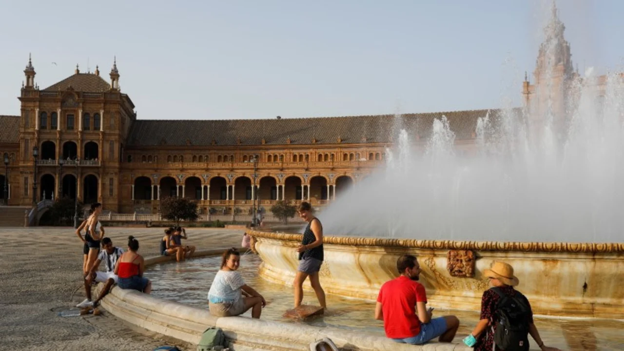 Sevilla cortará el agua a las viviendas ilegales en una campaña contra los alquileres temporales