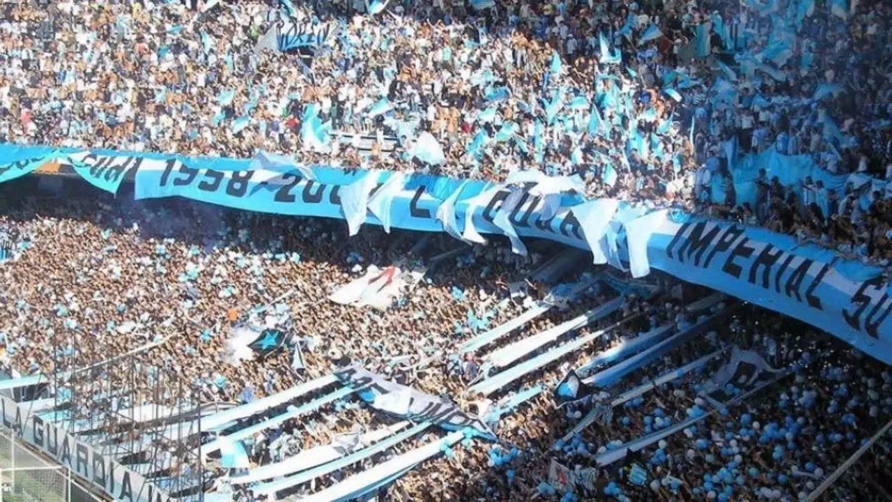 Estallaron los hinchas de Racing por las SAD y exigieron una renuncia: "Estatuto"