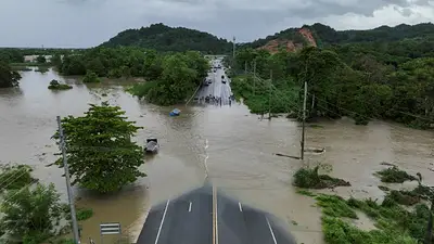 Ernesto deja a un tercio de Puerto Rico sin electricidad mientras se dirige a Bermudas Ernesto deja a un tercio de Puerto Rico sin electricidad mientras se dirige a Bermudas