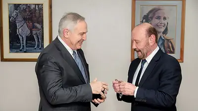 Insfrán se reunió con el embajador de Estados Unidos: los detalles del encuentro protocolar en Formosa Insfrán se reunió con el embajador de Estados Unidos: los detalles del encuentro protocolar en Formosa