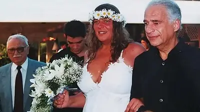 A qué se dedica Renée la hija no famosa de Alberto Cormillot. A qué se dedica Renée la hija no famosa de Alberto Cormillot.