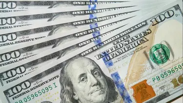 El dólar abre otra semana con tensiones, tras el cepo al MEP y una brecha cambiaria que llegó al 10%