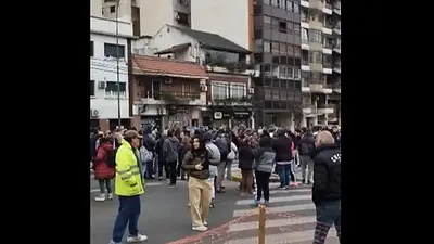 Parque Centenario: feriantes protestan tras desalojo a manteros que les impidió trabajar Parque Centenario: feriantes protestan tras desalojo a manteros que les impidió trabajar