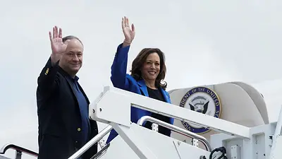 Harris hace campaña en Pensilvania camino de la Convención de Chicago Harris hace campaña en Pensilvania camino de la Convención de Chicago