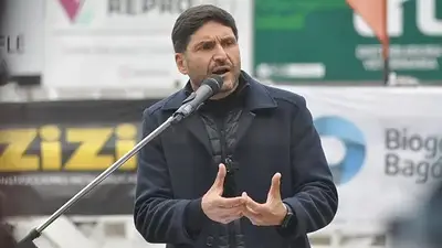 Sin respuestas por recursos, Pullaro volvió a la carga contra Milei: "A Santa Fe no la pasan nunca más por encima" Sin respuestas por recursos, Pullaro volvió a la carga contra Milei: "A Santa Fe no la pasan nunca más por encima"