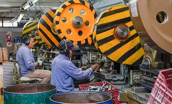 Derrumbe industrial a contramano del mundo | Crisis industrial
