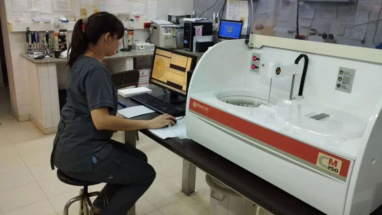 El Gobierno de Formosa entregó un equipo de última generación a un laboratorio del interior: los beneficios de esta incorporación