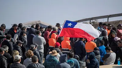 Temor a extensa huelga impulsa pronto acuerdo en Escondida; sube presión a otras mineras Temor a extensa huelga impulsa pronto acuerdo en Escondida; sube presión a otras mineras