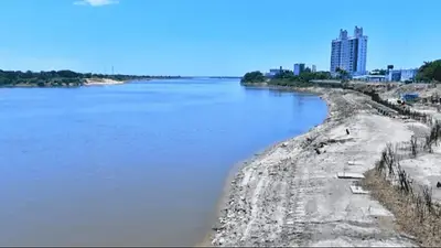 Preocupación por la bajante del río Paraguay: cómo afecta la falta de lluvias a la costa formoseña Preocupación por la bajante del río Paraguay: cómo afecta la falta de lluvias a la costa formoseña