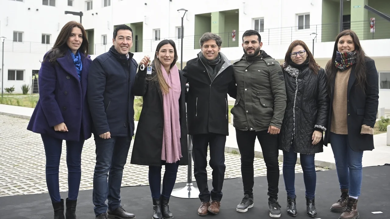 Kicillof entregó casas en Malvinas Argentinas: “El acceso a la vivienda es un derecho constitucional”
