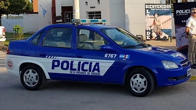 Córdoba: una policía se encuentra en grave estado tras ser atropellada por un patrullero durante una persecución Córdoba: una policía se encuentra en grave estado tras ser atropellada por un patrullero durante una persecución