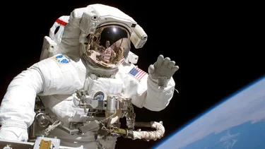 Por qué dos astronautas pueden quedar varados hasta 2025