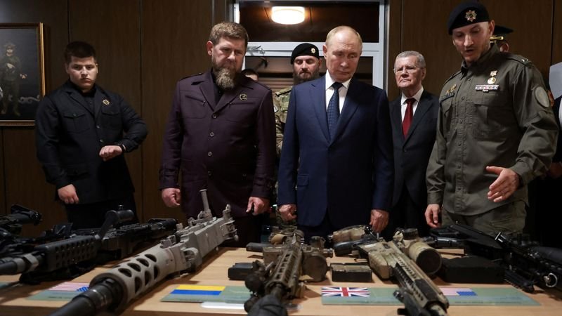 Putin inspecciona las tropas que van a luchar contra Ucrania en un viaje sorpresa a Chechenia