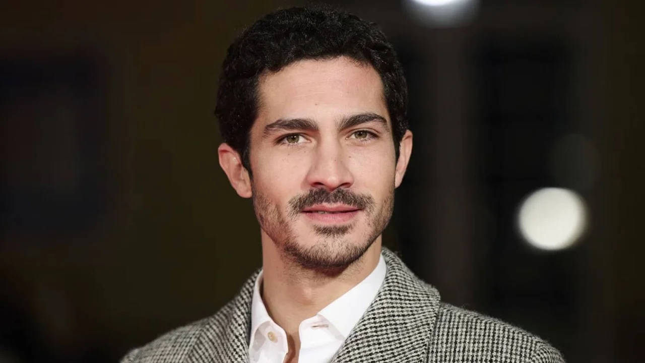 La película con el Chino Darín que causa furor en Netflix y explica el amor desde las teorías de Einstein y Newton.