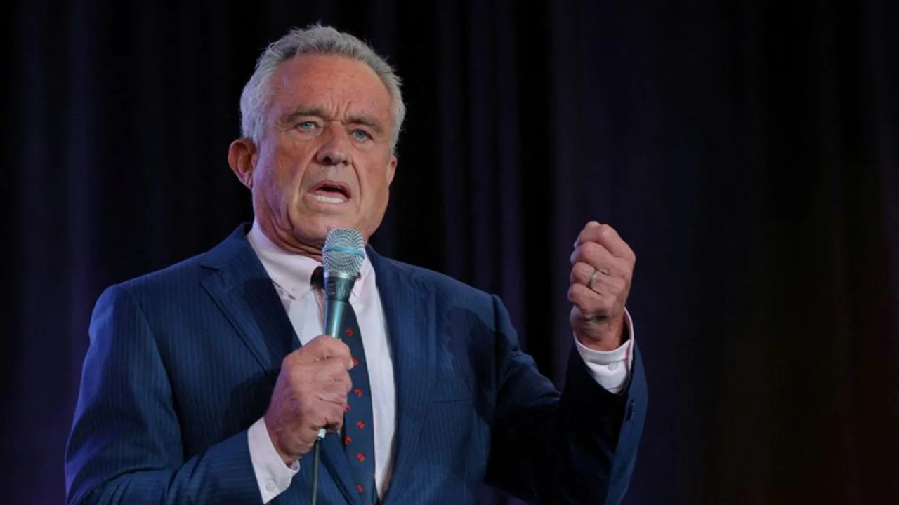 Candidato independiente a la presidencia EEUU Robert F. Kennedy Jr. abandona la carrera, dice ABC News