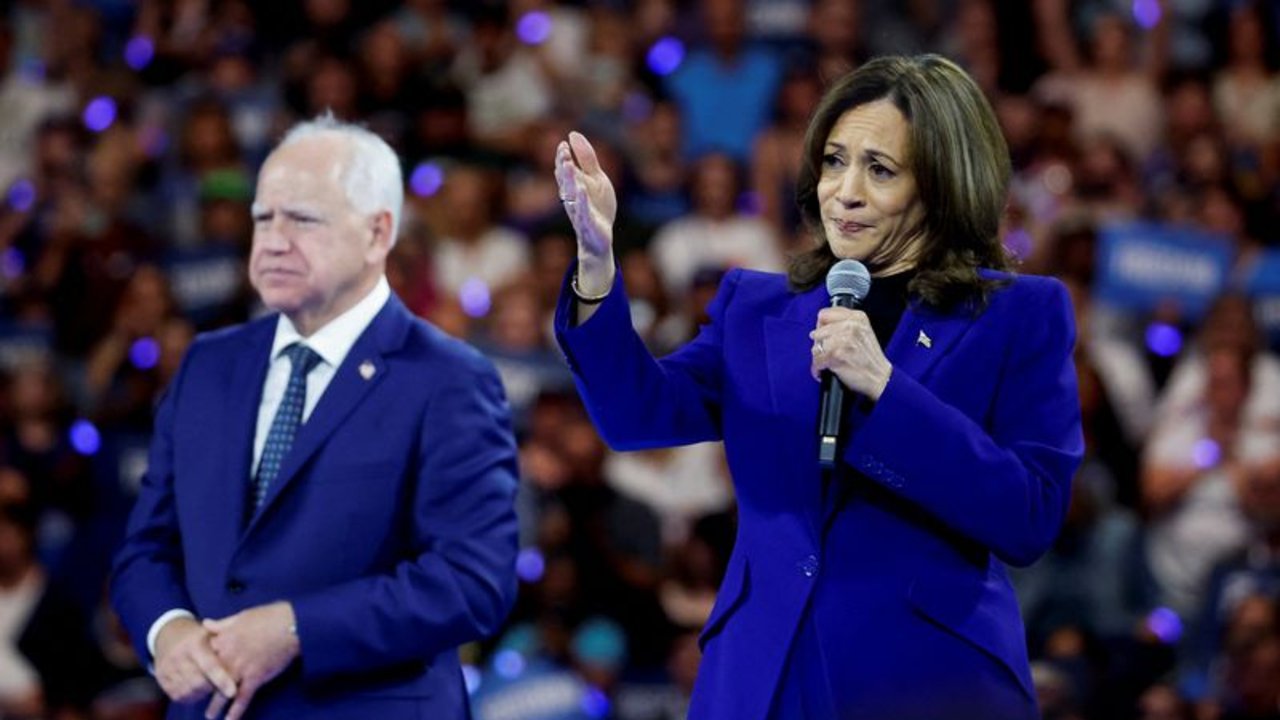 Walz, compañero de Harris, muestra la evolución del hombre estadounidense, según algunos demócratas