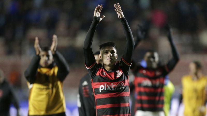 Flamengo avanza a cuartos de la Libertadores; clasifica Sao Paulo