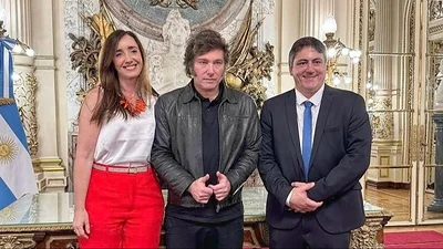 La coincidencia histórica sobre el Senado que une a Cristina Kirchner con Lourdes Arrieta y Francisco Paoltroni La coincidencia histórica sobre el Senado que une a Cristina Kirchner con Lourdes Arrieta y Francisco Paoltroni