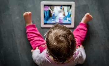 Salud infantil: Los riesgos de la exposición prolongada a las pantallas | Salud