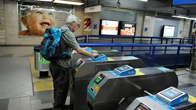 Cómo pagar el boleto de Subte de Buenos Aires con tarjetas y celulares, sin necesidad de usar la SUBE Cómo pagar el boleto de Subte de Buenos Aires con tarjetas y celulares, sin necesidad de usar la SUBE