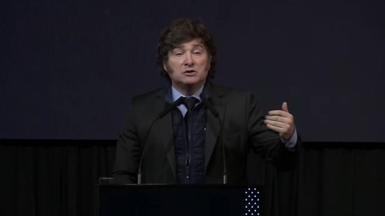 Un grupo de economistas advirtieron por el efecto doble D para Milei: default y devaluación