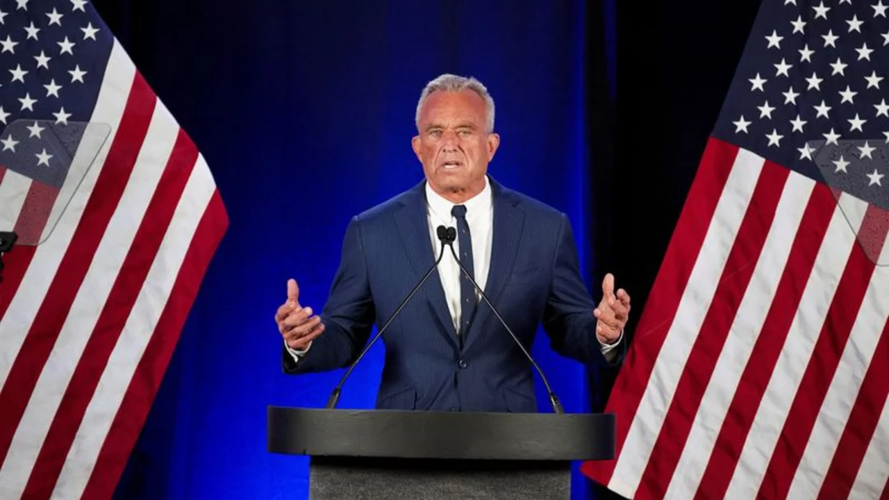 Robert F. Kennedy Jr. pone fin a su campaña presidencial y apoya a Trump