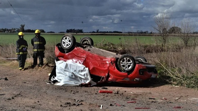 Murió piloto de automovilismo. José Larroude perdió el control de su camioneta y murió en el acto