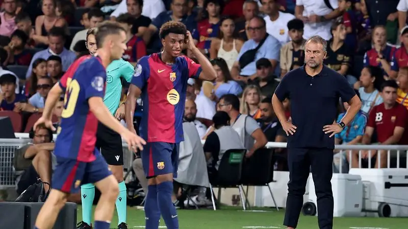El Barcelona debe aspirar siempre al título de LaLiga, según Flick