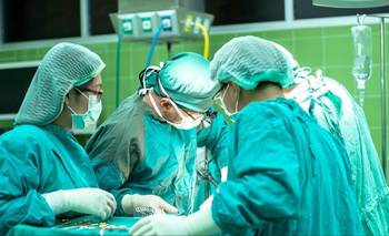 Sin stents y en una "tormenta perfecta": el paro de cardiólogos que expone la crisis | Salud