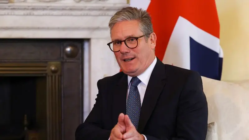 Starmer avisa de "decisiones impopulares" para arreglar Gran Bretaña