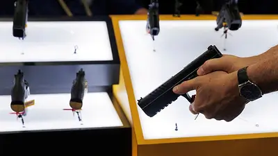 Tribunal confirma prohibición de armas para inmigrantes que se encuentren ilegalmente en EEUU Tribunal confirma prohibición de armas para inmigrantes que se encuentren ilegalmente en EEUU