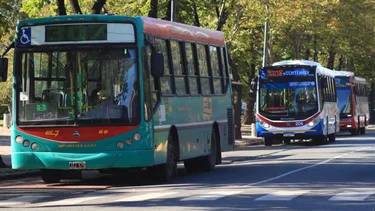 Viajar, un nuevo "privilegio": suben las tarifas y caen los viajes por el peso en el bolsillo familiar