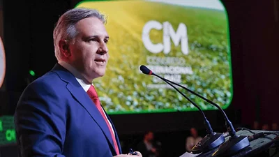 Martín Llaryora criticó las “malditas” retenciones e insistió por una nueva Ley de Biocombustibles: "Esto no vuelve" Martín Llaryora criticó las “malditas” retenciones e insistió por una nueva Ley de Biocombustibles: "Esto no vuelve"